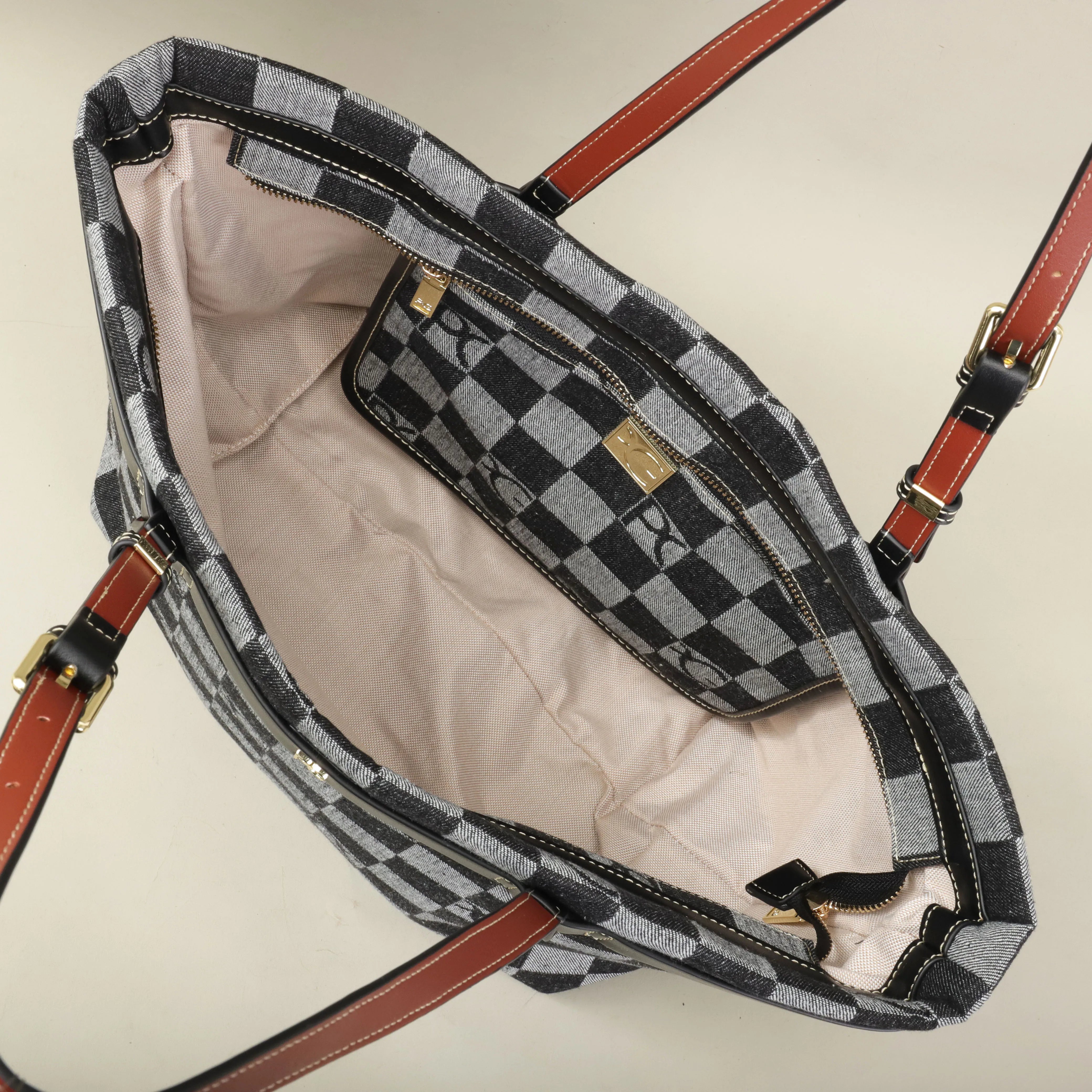 The Amara Shoulder Bag