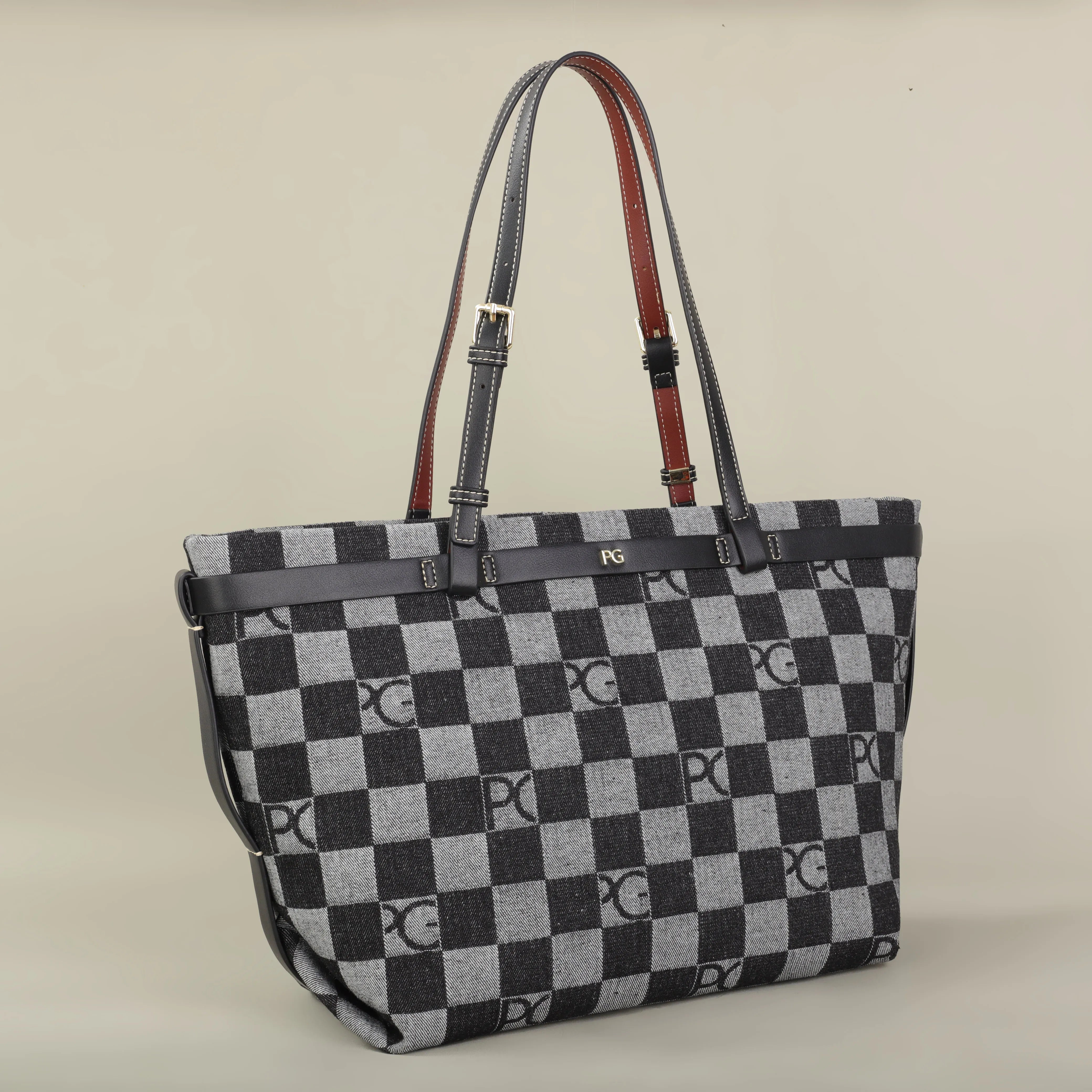 The Amara Shoulder Bag