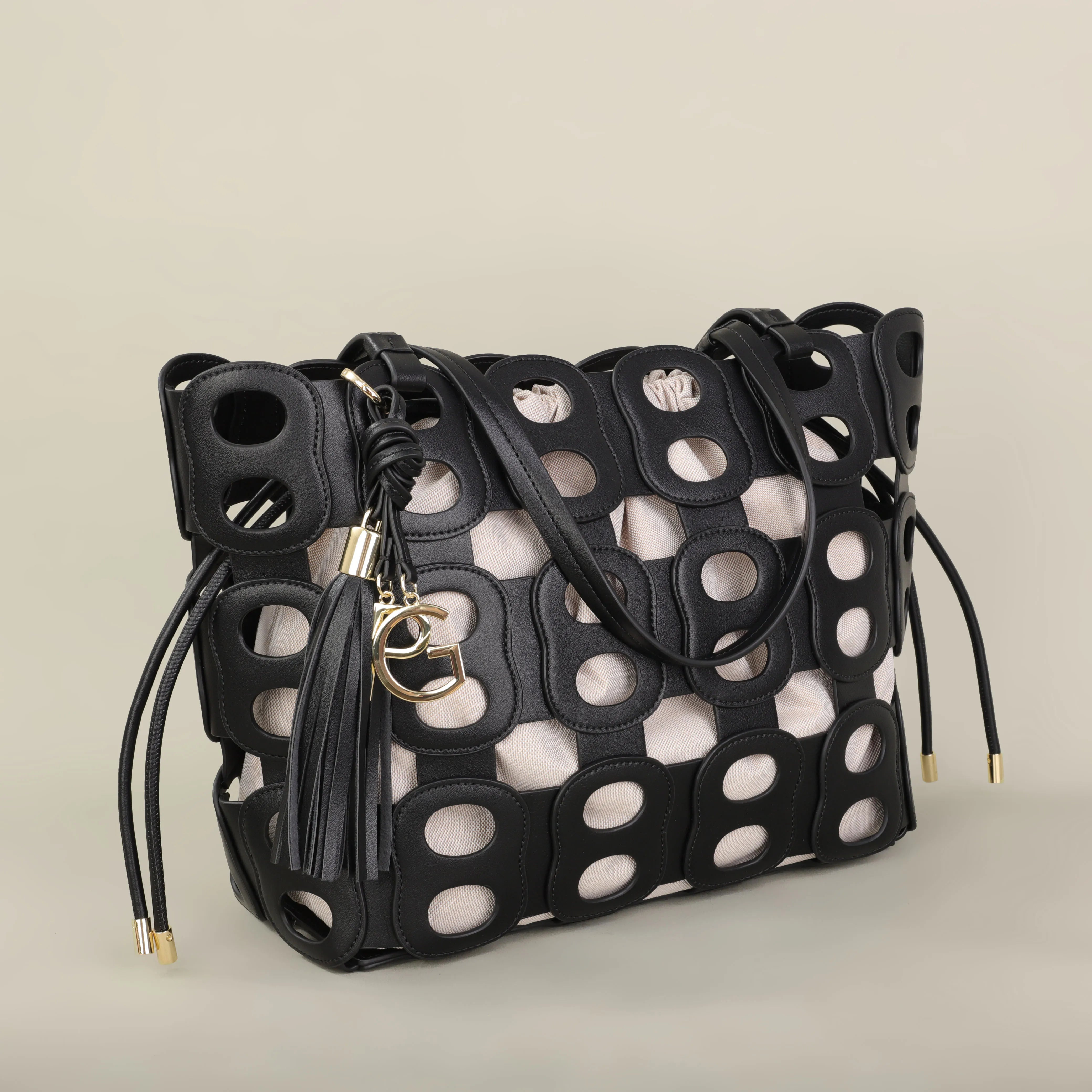 The Elara Shoulder Bag