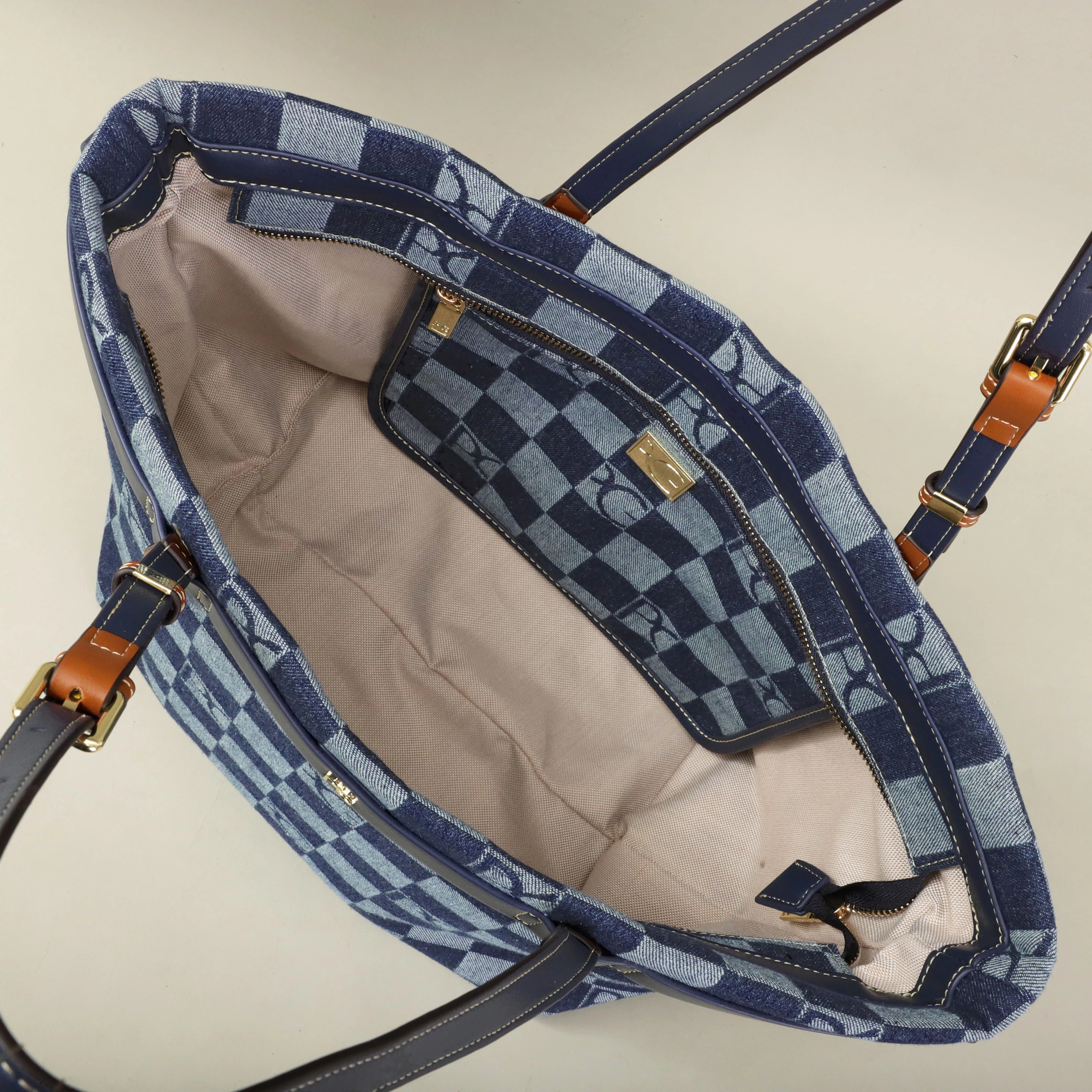 The Amara Shoulder Bag