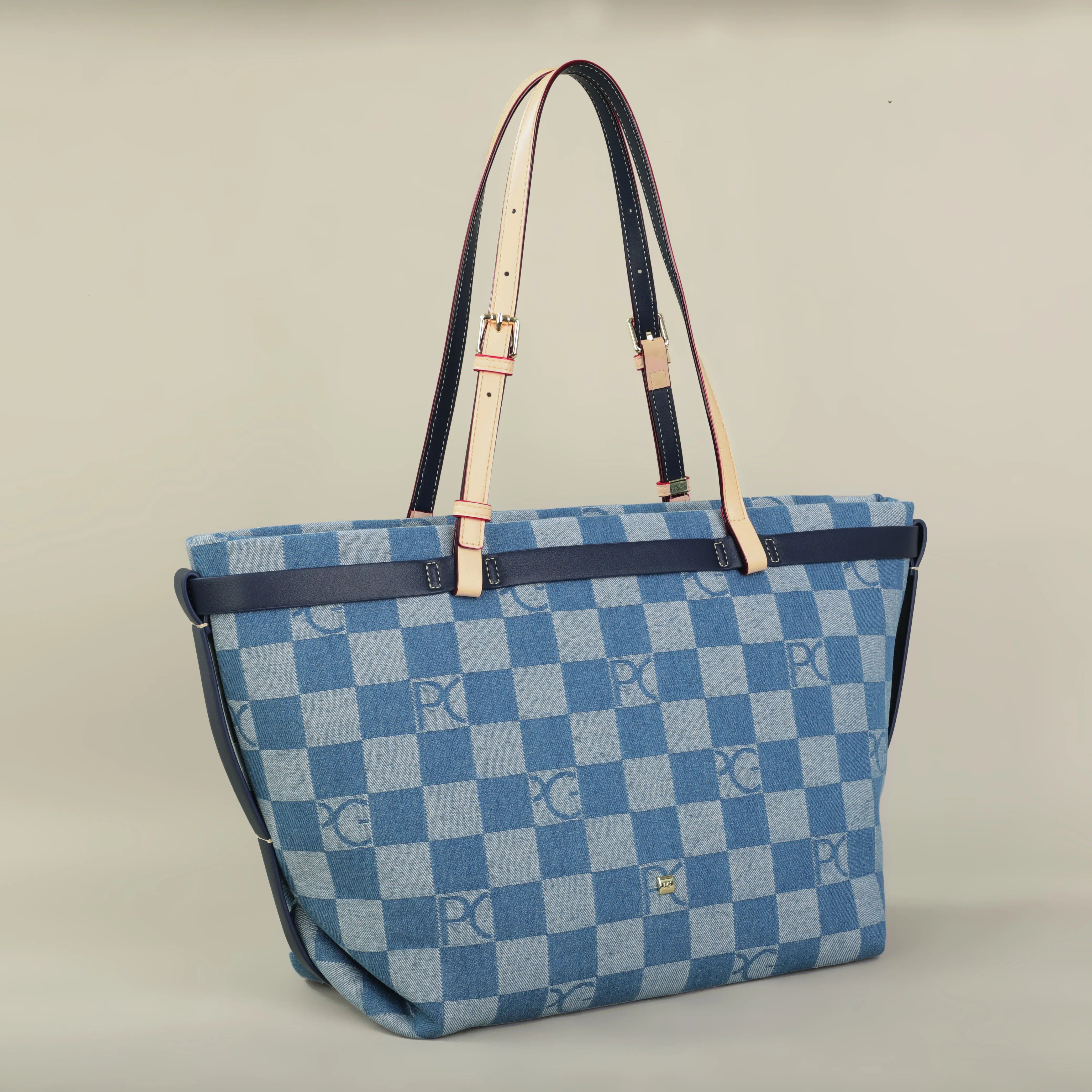 The Amara Shoulder Bag