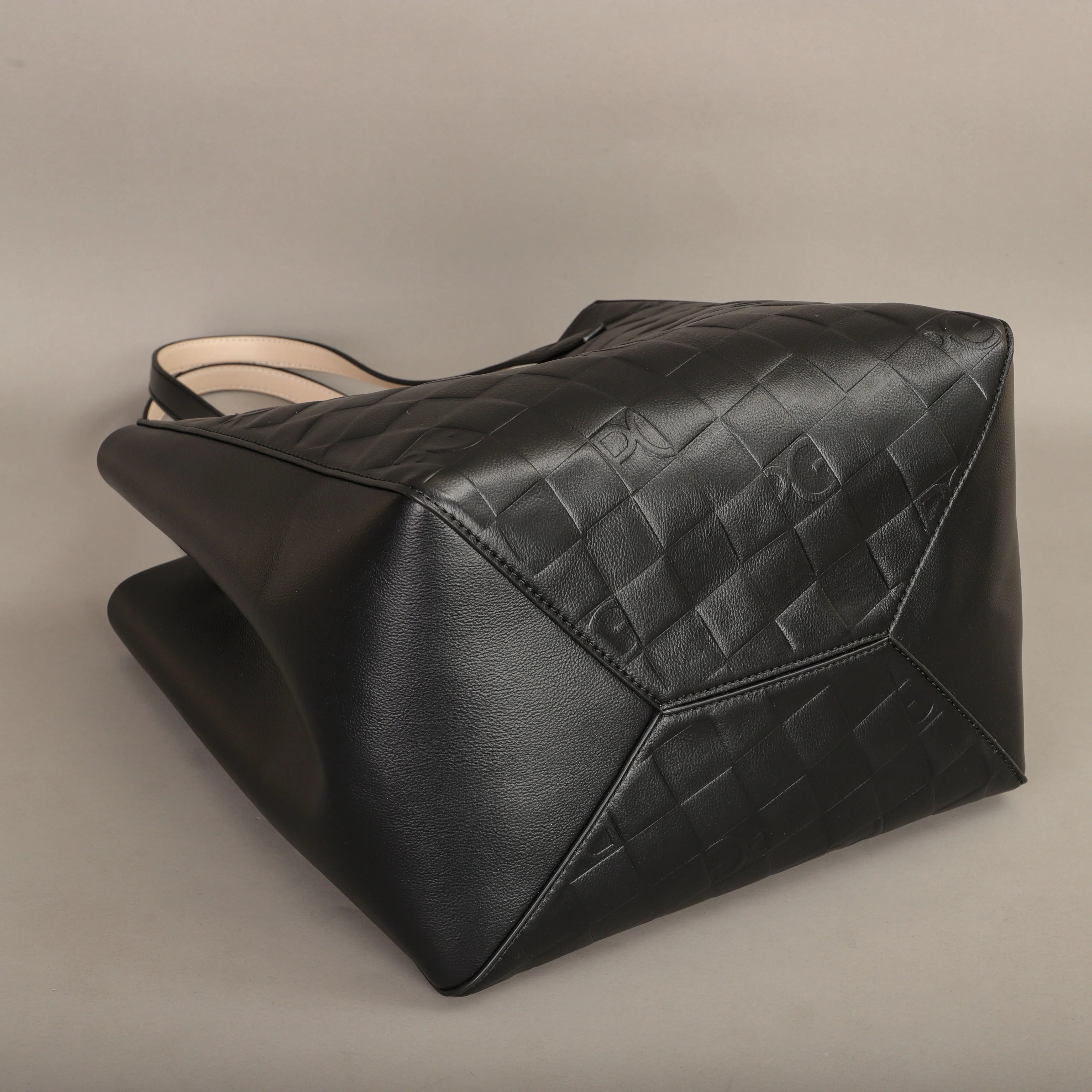 The Aria Shoulder Bag