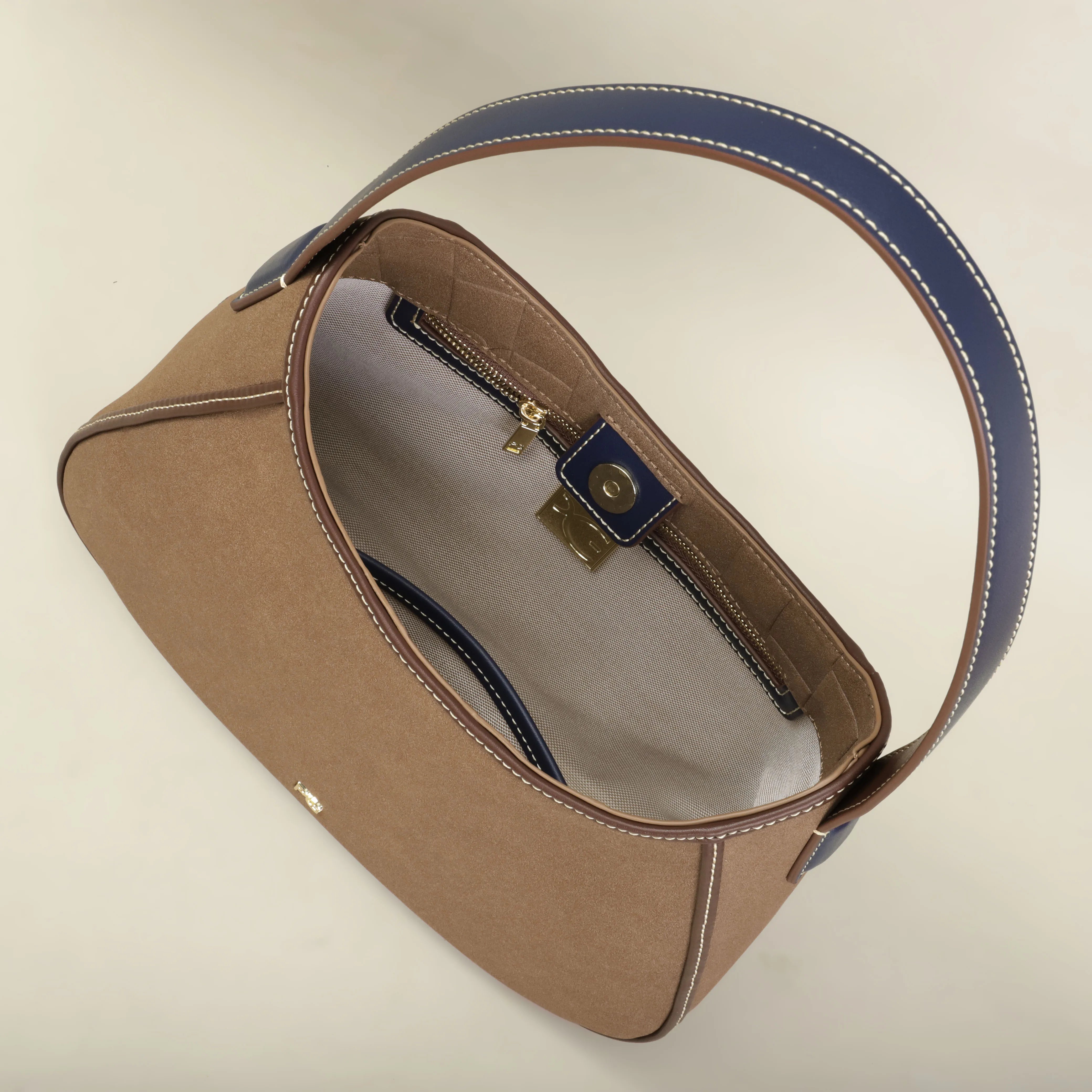 The Evora Crossbody