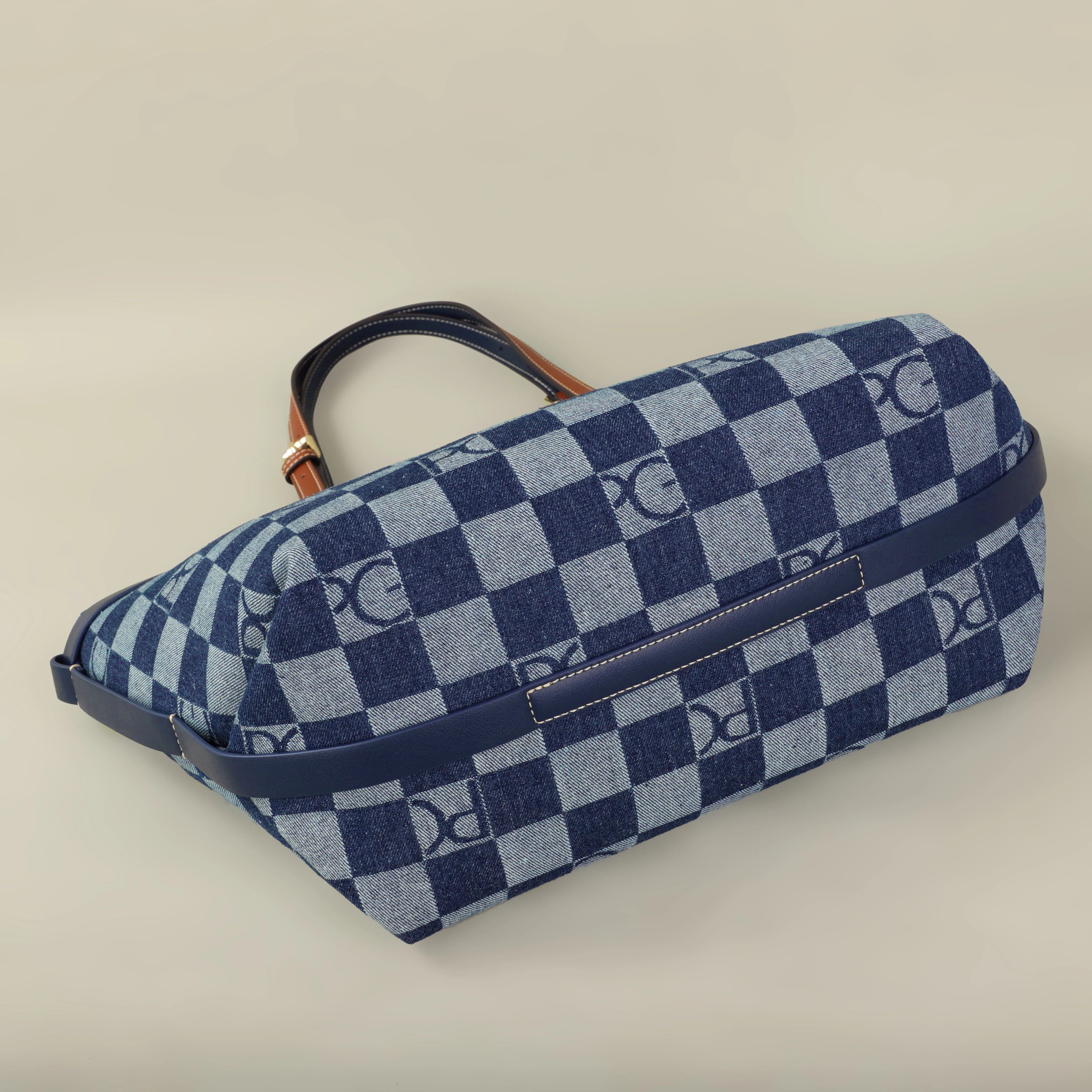 The Amara Shoulder Bag